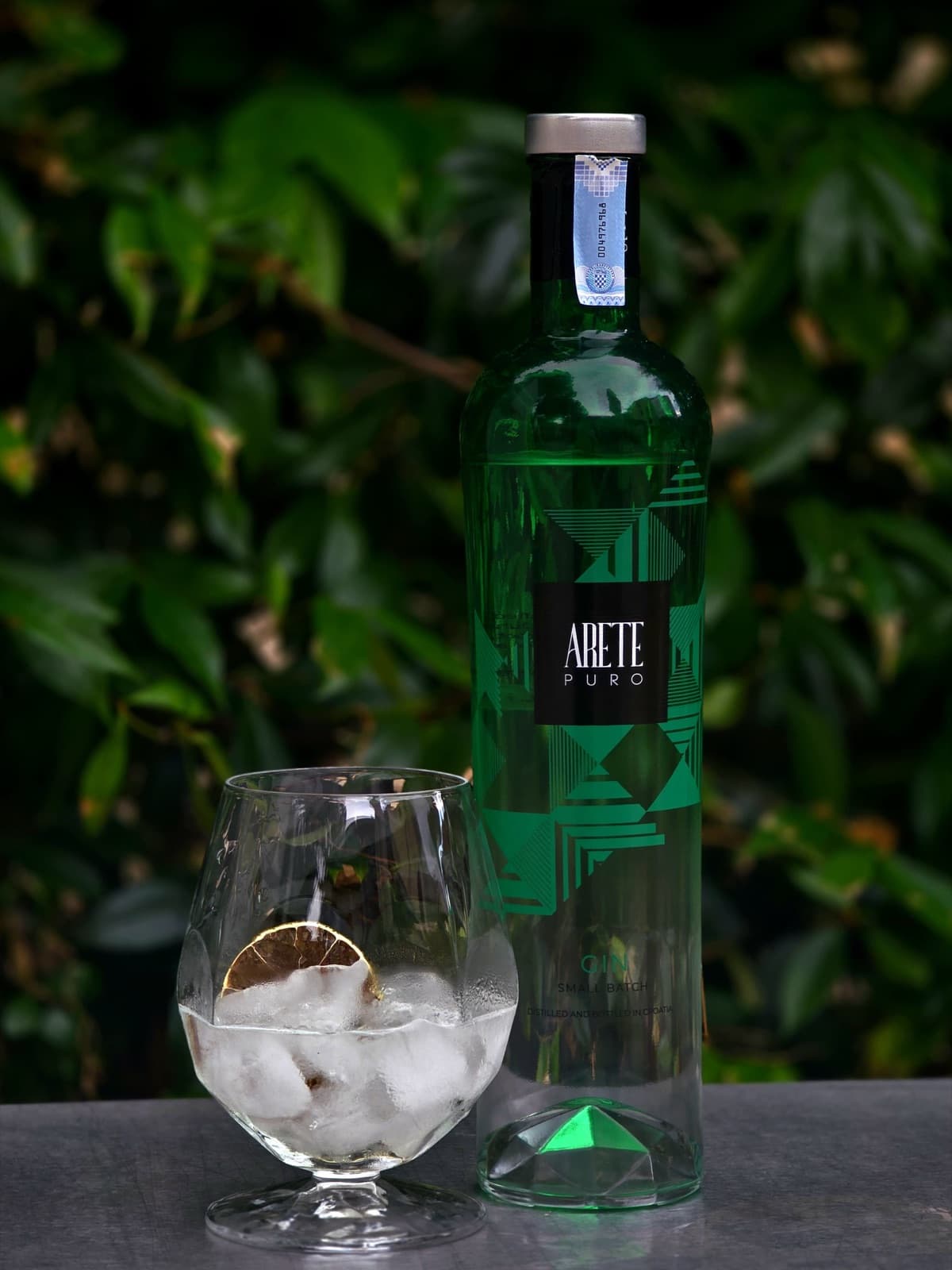 Arete Puro Gin & Tonic servito in terrazza